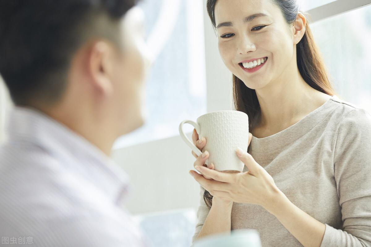 怎么正确和女生聊天（怎么跟女孩子聊天）
